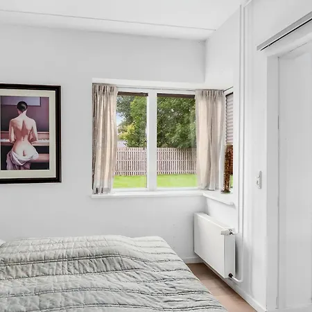 2 Bedroom Beautiful In Dannemare